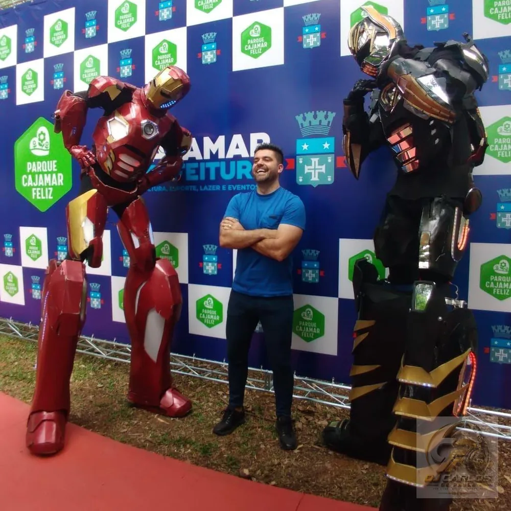 Robô de LED Megatron - Mandala Eventos