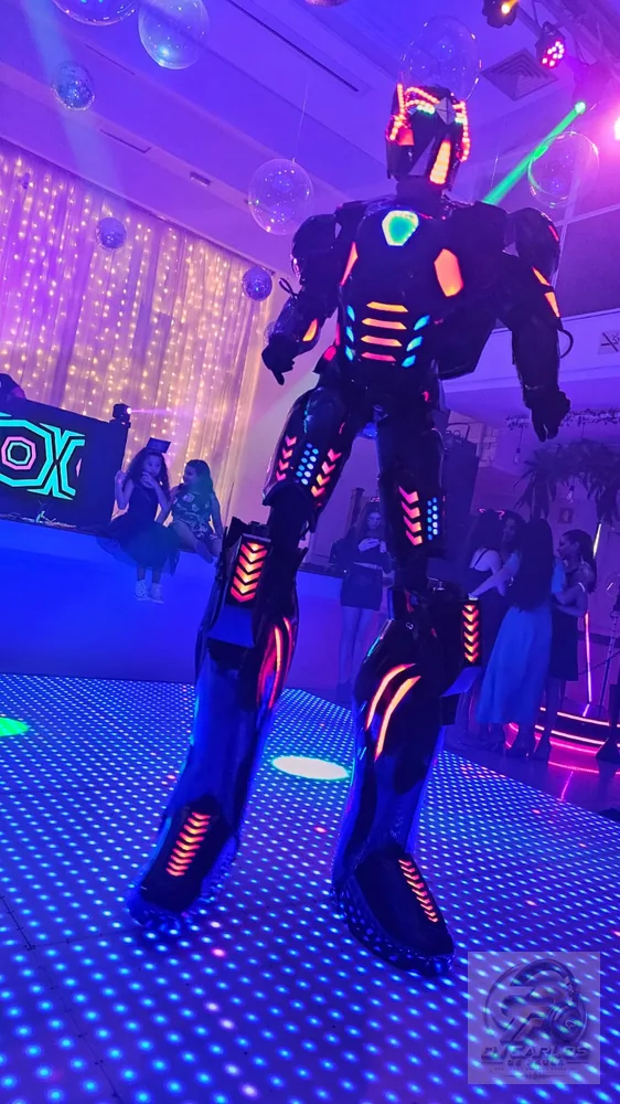 Robô de LED Megatron - Mandala Eventos